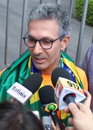 Romeu Zema dá entrevista em ato a favor de Jair Bolsonaro (PSL) em Belo Horizonte