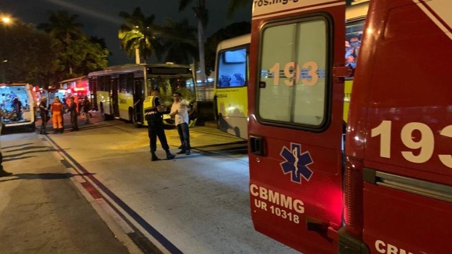 Acidente entre dois ônibus deixa 27 feridos em MG - Reprodução/CorpodeBombeiros