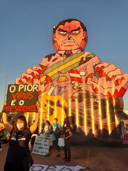 3.Jul.2021 - Boneco de Bolsonaro inflado em Brasília - Hanrrikson de Andrade/UOL