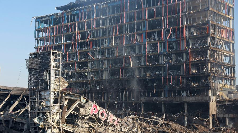 21.mar.2022 - Shopping em Kiev destruído por míssil russo - Reuters