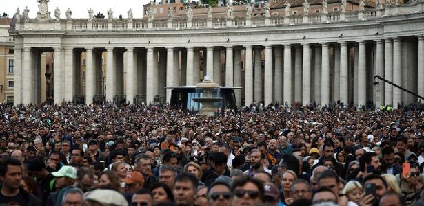 O que significa Habemus Papam? Entenda expressão que anuncia novo papa