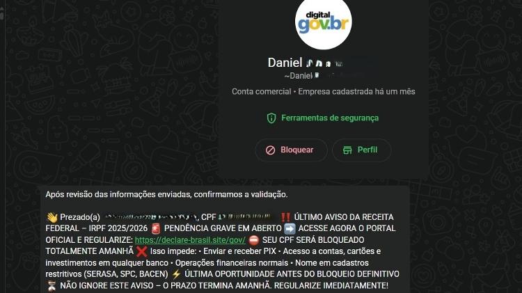 Captura de tela de mensagem golpista enviada pelo WhatsApp que informa sobre pendência no imposto de renda, e que o não pagamento acarretaria no cancelamento do CPF