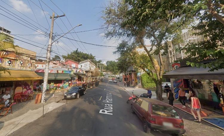 Quinteto consumiu bebidas alcoólicas em um bar na rua Harmonia, bairro nobre da zona oeste