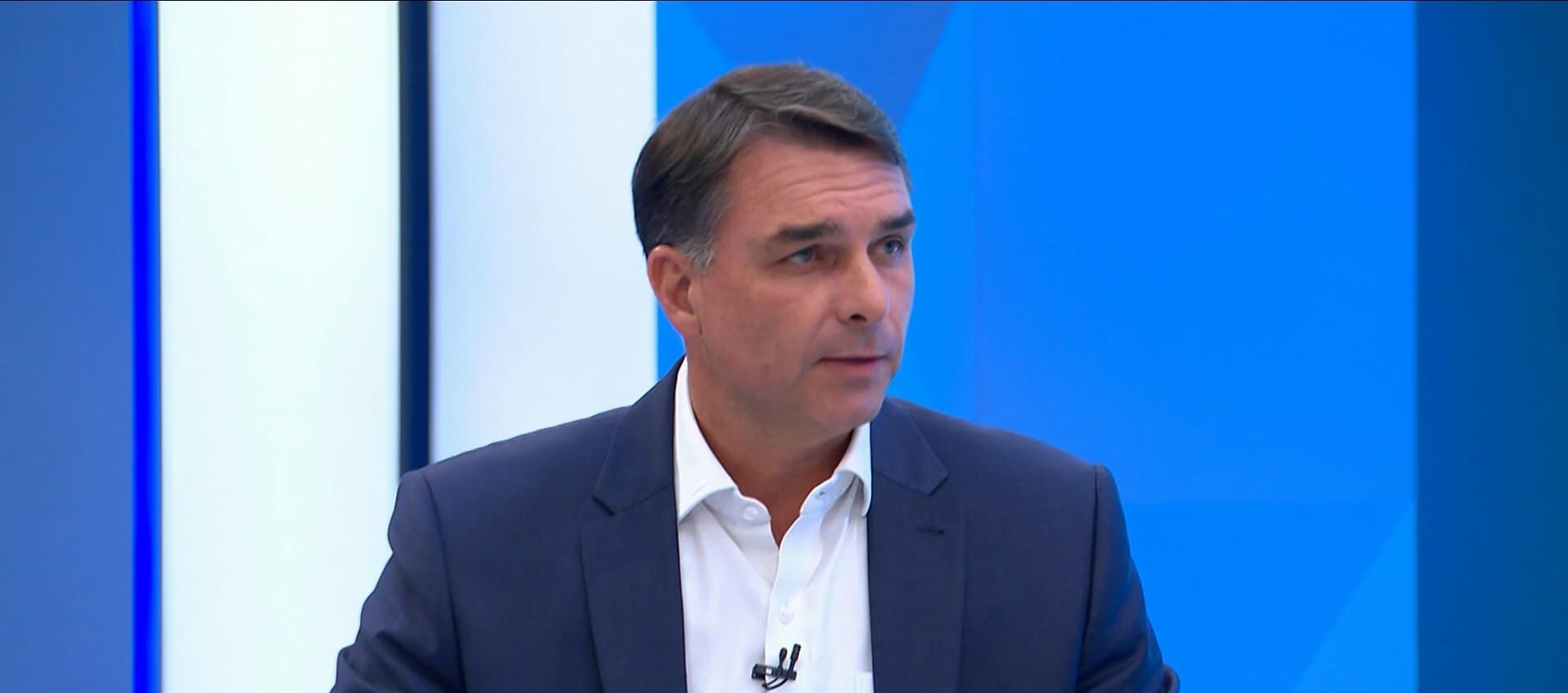 O candidato Flávio Bolsonaro (PL) em sabatina no Jornal Nacional, da TV Globo - undefined