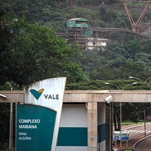Fachada da mina Alegria, da Vale, que mandava lama à barragem que se rompeu em Mariana (MG) - Avener Prado/Folhapress