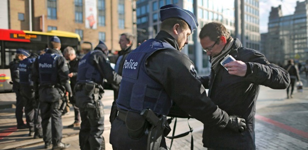Polícia aumenta segurança em estações de trem na Holanda - Christian Hartmann/ Reuters