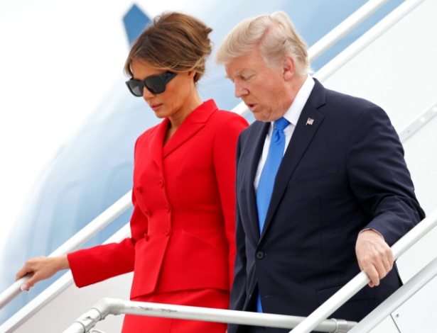Donald Trump desembarca em aeroporto de Paris acompanhado da mulher, Melania - Kevin Lamarque/Reuters
