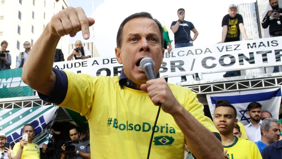 Doria usa camisa com o slogan "BolsoDoria" no segundo turno das eleições de 2018 - Fábio Vieira/Estadão Conteúdo