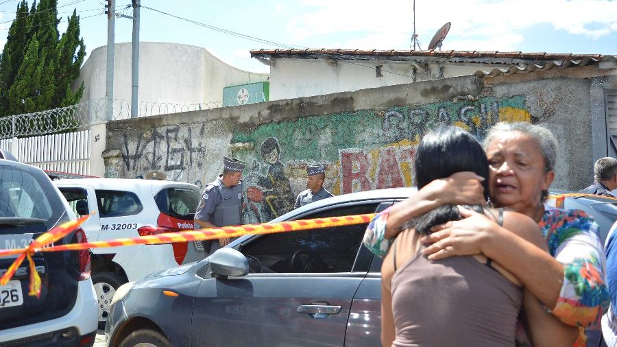 A Escola Estadual Raul Brasil, em Suzano (SP), foi isolada após massacre que deixou dez mortos - Bruna Nascimento/Myphoto Press/ Estadão Conteúdo