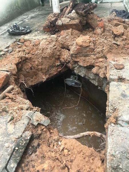 Túnel encontrado embaixo de casa tinha ventilador e escoras - Divulgação/Polícia Civil de Alagoas
