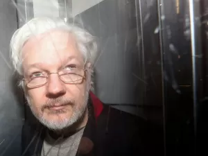 'Julian Assange está livre' e já deixou o Reino Unido, afirma WikiLeaks