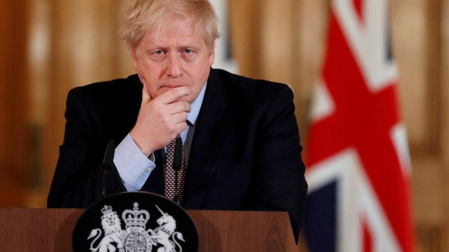 Premiê britânico, Boris Johnson, durante entrevista coletiva sobre o coronavírus - POOL New