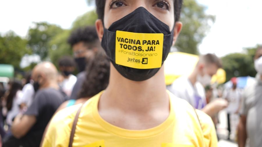 Danylo Amilcar, estudante de geografia da USP e integrante do movimento Juntos, protesta contra a realização do Enem em SP - André Porto/UOL