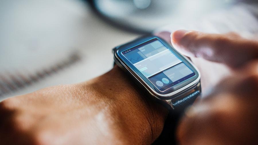 Smartwatches se popularizaram por suas funções inteligentes e de monitoramento - Getty Images