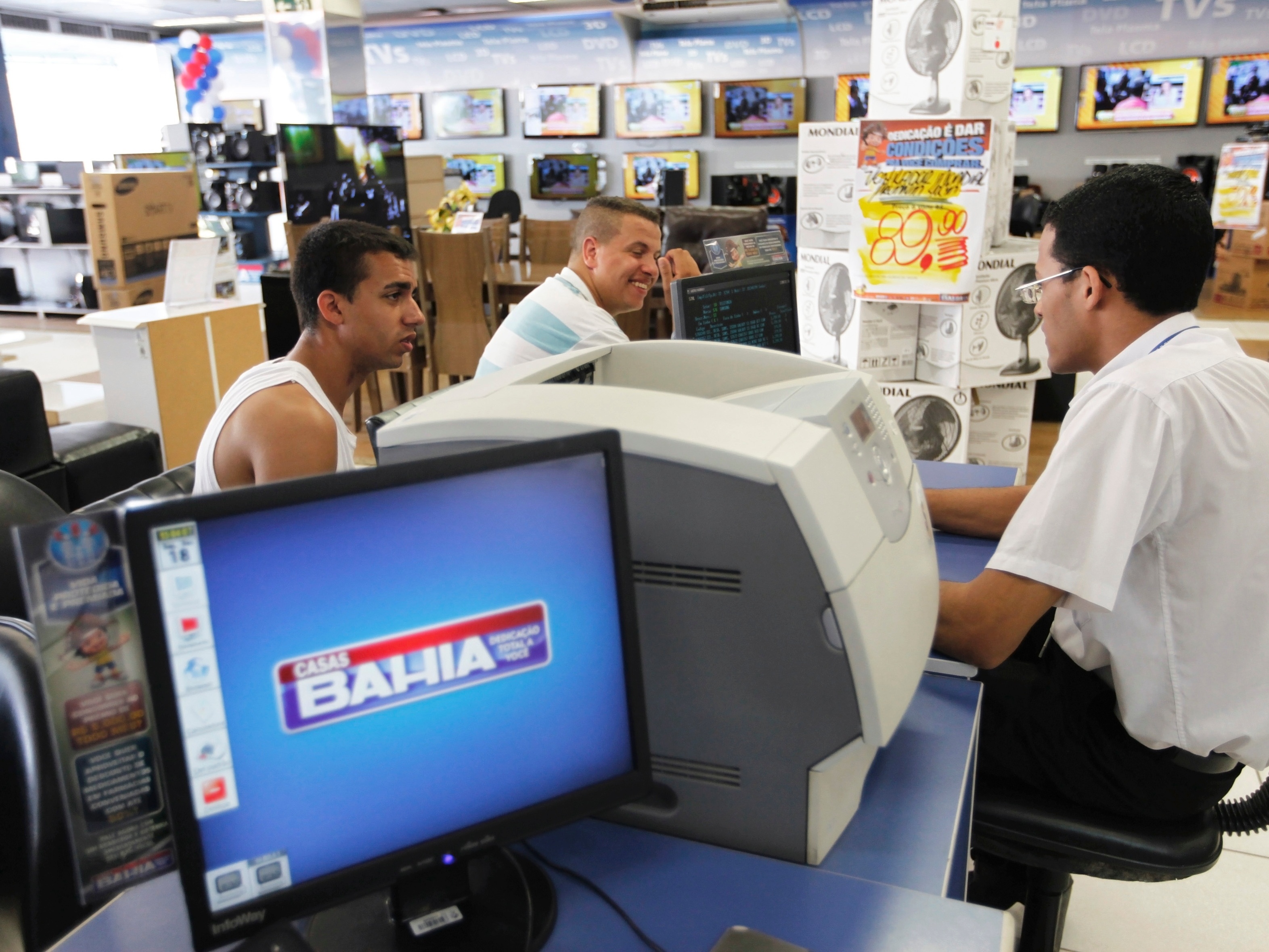 Resultados são bons para JBS e ruins para dona das Casas Bahia; e as ações?