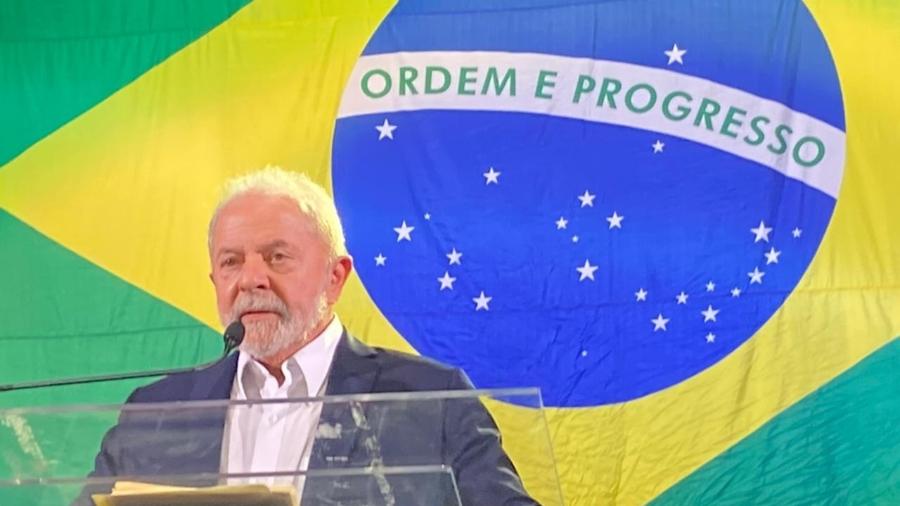 Campanha de Lula veiculou propaganda política que ressalta a importância da bandeira nacional - Herculano Barreto Filho/UOL