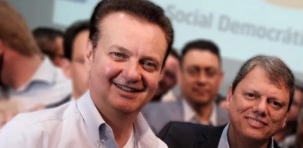 Cover image for Contrariado por post de Kassab, Tarcísio não deve ir à convenção de Caiado