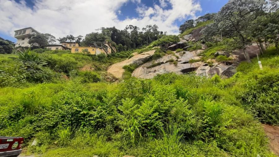 Casas no bairro Caxambu, um dos afetados pelos deslizamentos em Petrópolis (RJ), em fevereiro de 2022 - Arquivo pessoal