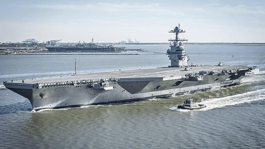 Com mais de 300 metros de comprimento, o  USS Gerald R. Ford tem capacidade para transportar 90 aeronaves