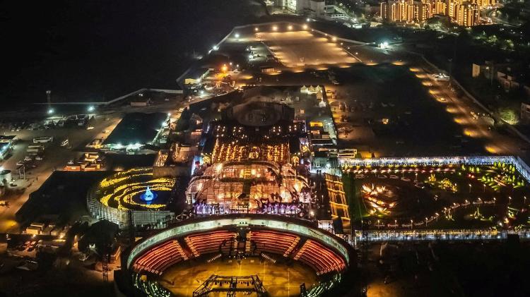 Vista de drone do pré-casamento de Anant Ambani Vista de drone do pré-casamento de Anant Ambani