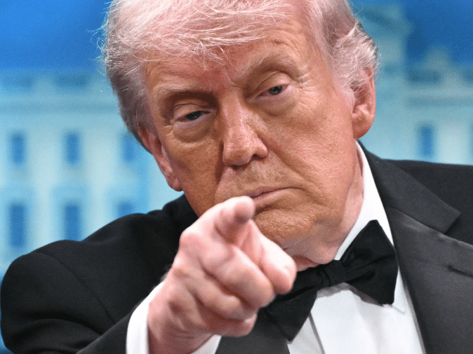 Trump Choca ao Anunciar Planos para Tomar Cuba 'Quase Imediatamente'