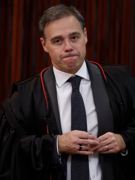 O ministro André Mendonça em sessão plenária do TSE O ministro André Mendonça em sessão plenária do TSE