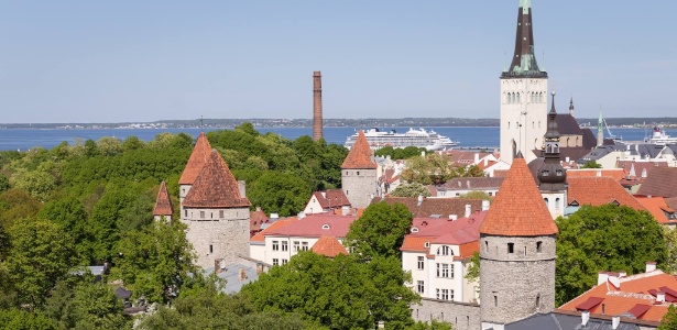 Foto de Tallinn, capital da Estônia; sem recursos naturais para explorar, país apostou na tecnologia ao tornar-se independente da União Soviética - Divulgação/Facebook/Governo da Estônia 