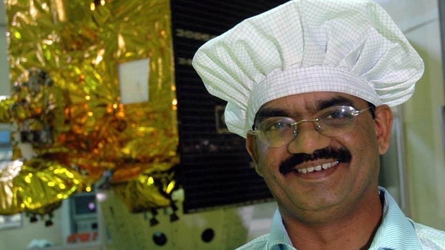 Dr Annadurai diante do Chandrayaan-1 - Pallava Bagla/Getty Images