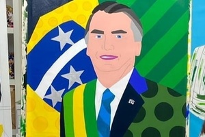 Virou meme | Romero Britto pinta quadro de Bolsonaro, e web zoa boca rosa