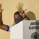 29.nov.2020 - O candidato à prefeitura de Belém (PA), Everaldo Eguchi (Patriota), vota na Escola Emiliana Sarmento, neste domingo (29), dia do segundo turno das eleições 2020. - MARX VASCONCELOS/FUTURA PRESS/ESTADÃO CONTEÚDO
