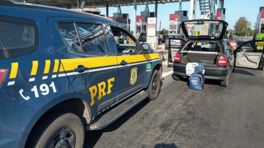 Polícia Rodoviária Federal prende motorista com carro roubado na BR 386, em Montenegro (RS)  - PRF