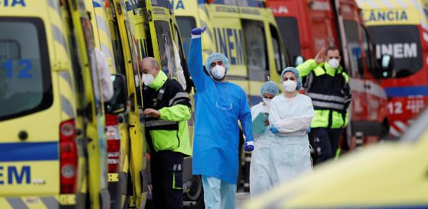 Colapso no país europeu | Maior hospital de Portugal tem fila de ambulâncias por covid