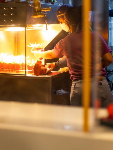 Trabalhadores de redes de fast food em SP relatam jornadas de até 14 h - Lucas Guarnieri Marteli/O Joio e o Trigo - Lucas Guarnieri Marteli/O Joio e o Trigo