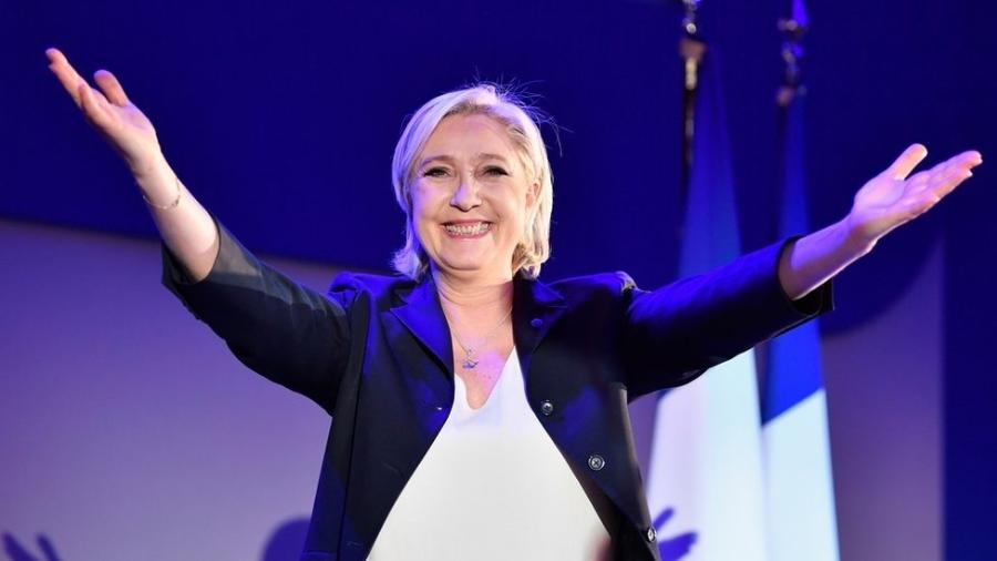 Marine Le Pen moderou seu discurso e mudou seu programa para atrair eleitores - AFP