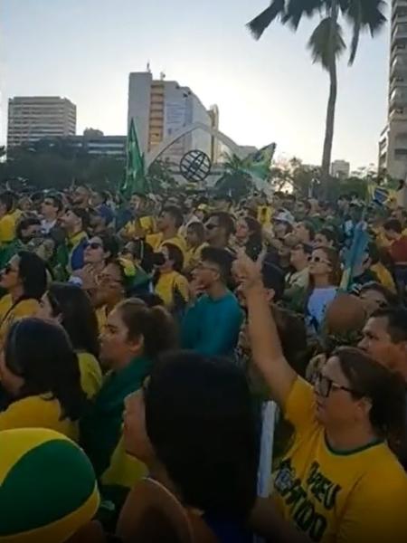 Delegado Cavalcante faz discurso para multidão em Fortaleza (CE) - Reprodução/Twitter/jogopolitico