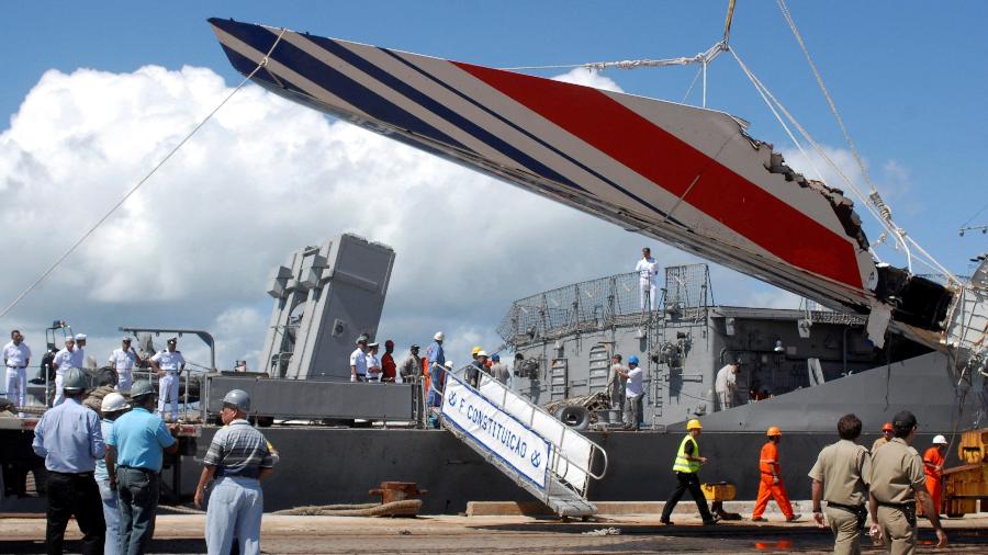 Pedaços do avião da Air France que caiu no oceano Atlântico em 2009 - REUTERS/JC Imagem/Alexandre Severo