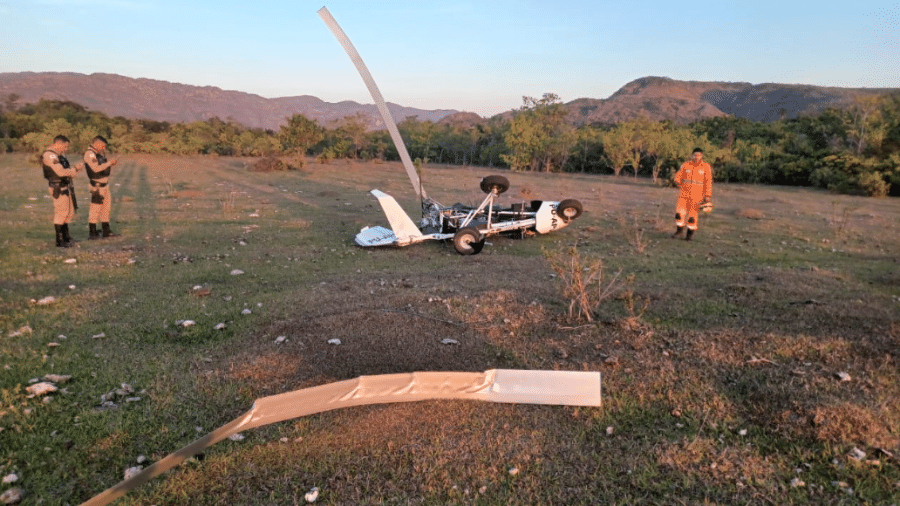 Destroços da aeronave no Parque Nacional da Serra do Cipó - Divulgação/Corpo de Bombeiros 