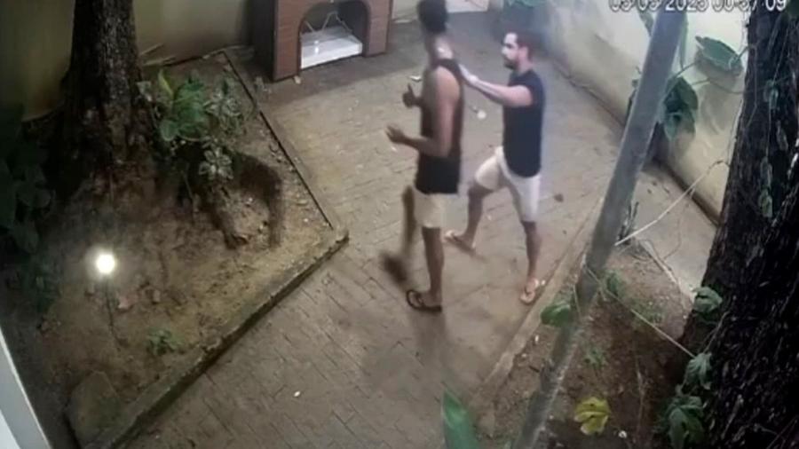 Delegado atirou contra o ambulante supostamente por ciúmes Delegado atirou contra o ambulante supostamente por ciúmes