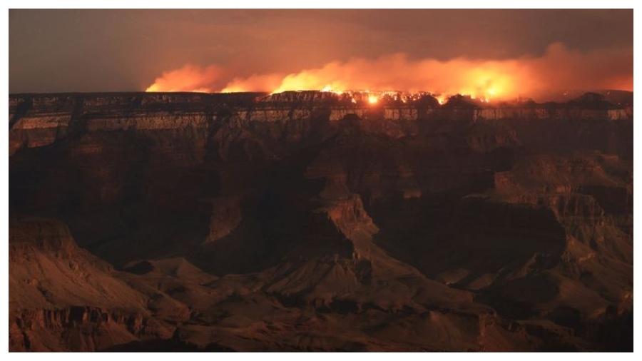 Incêndio no Grand Canyon destruiu alojamentos Incêndio no Grand Canyon destruiu alojamentos