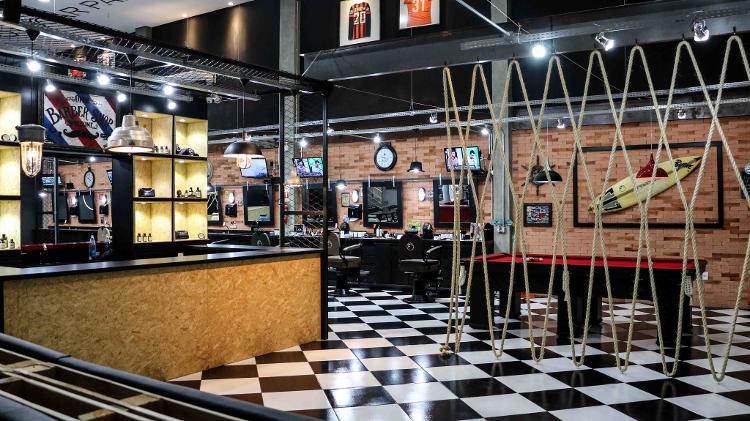 La Mafia Barbearia aposta em salas de jogos e espaços de lazer para clientes