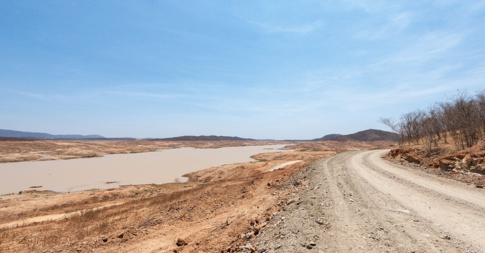 31.jan.2017 - No trecho final do Eixo Norte da transposição, a água dos reservatórios deverá ser canalizada para abastecer cidades da Paraíba