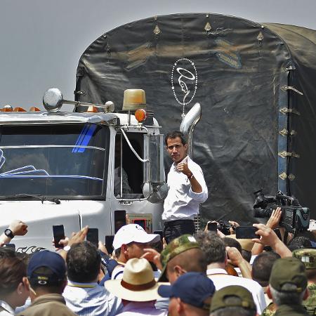 23.fev.2018 - Juan Guaidó lidera comboio com ajuda humanitária para a Venezuela - Guilhermo Munoz/AFP