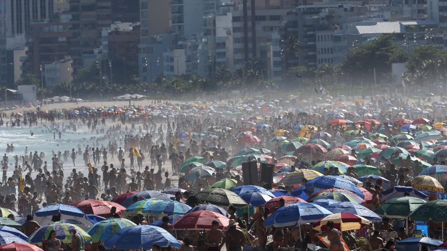 Comitê Científico da Prefeitura do Rio de Janeiro pediu a proibição de banhistas nas praias, para evitar aglomerações - Wilton Júnior/Estadão Conteúdo