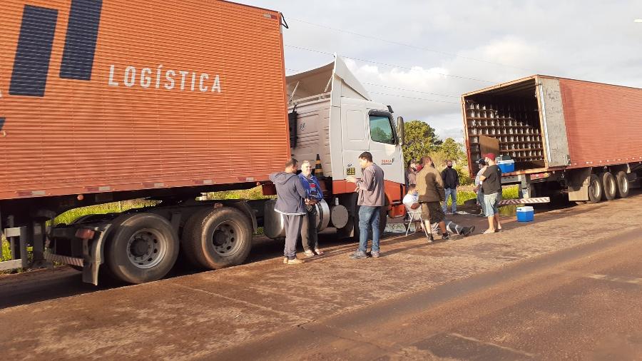 Boqueio de caminhoneiros em Paso de los Libres, na Argentina - Reprodução/Twitter/@cgt_camioneros