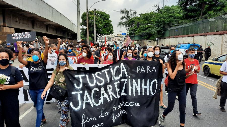 07.mai.2021 - Moradores protestam contra a operação da Polícia Civil que deixou 25 mortos na favela do Jacarezinho, ontem, na zona norte do Rio de Janeiro - WILTON JUNIOR/ESTADÃO CONTEÚDO
