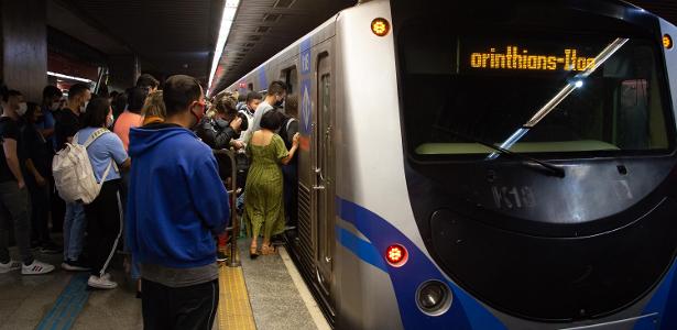 Metro de São Paulo registra 13,8 mil passageiros na primeira madrugada de operação 24h