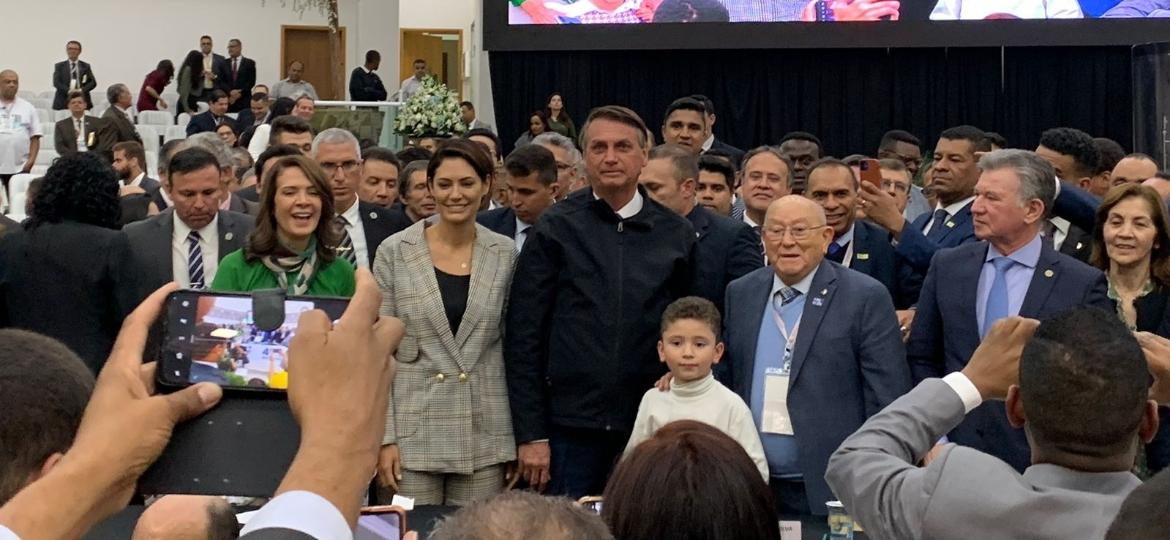 Michelle e jair Bolsonaro em culto evangélico em São Paulo - Ana Paula Bimbatti/UOL