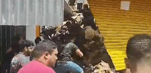 Parte do teto de restaurante que atende população de rua no Recife desaba e  deixa duas pessoas feridas, Pernambuco