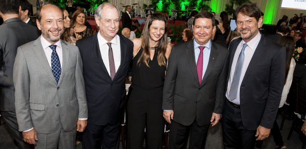 Irmãos Gomes racham na disputa Ciro x Cid e separam palanques no Ceará