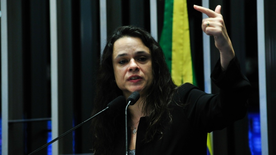 30.ago.2016 - A advogada Janaina Paschoal durante o julgamento do impeachment de Dilma Rousseff no Senado - Geraldo Magela/Agência Senado